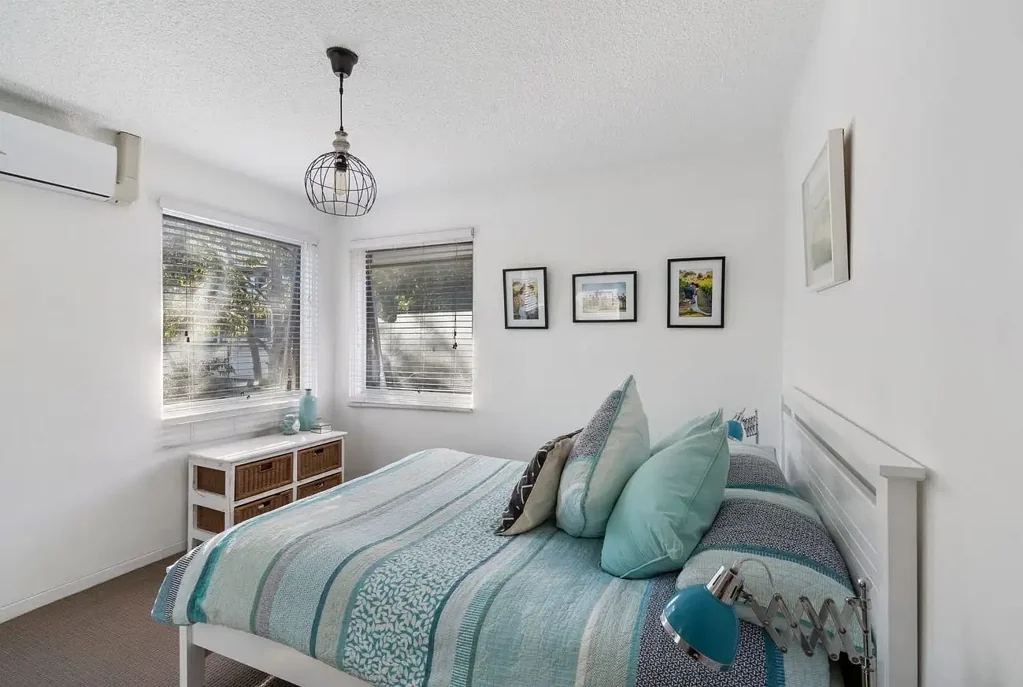 Manly Vale 2कमरा Renovated Top-Floor Apartment with Lock-Up Garage
