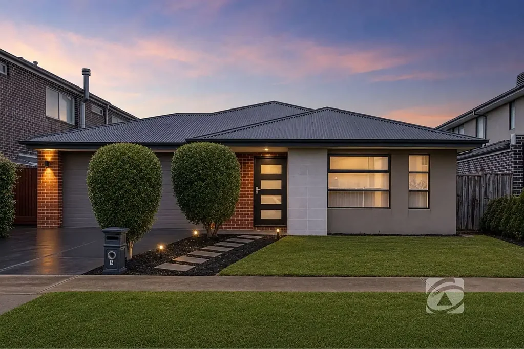 Clyde North 4 Bedroom Spacious Family Excellence with Multiple Living Zones