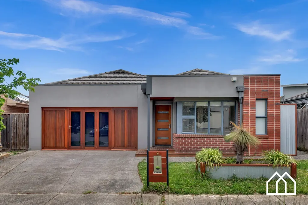 Great Home in the Heart of Epping!