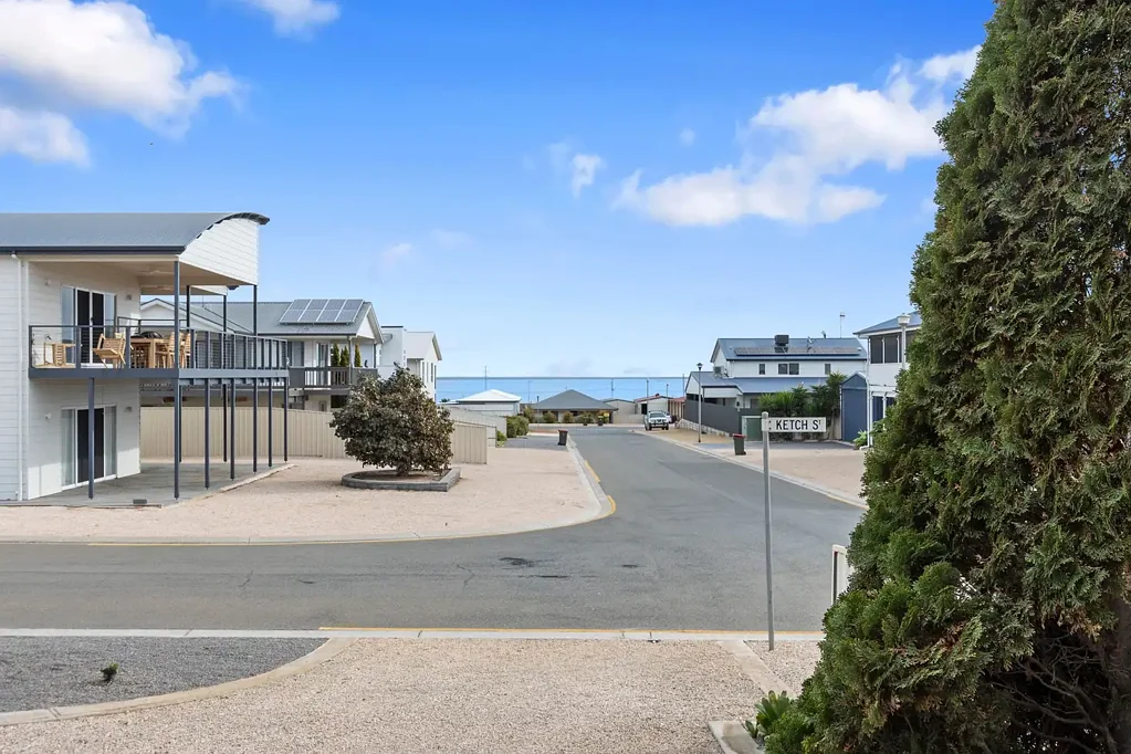 Port Victoria 4Phòng ngủ Immaculate Coastal Home with Sea Views