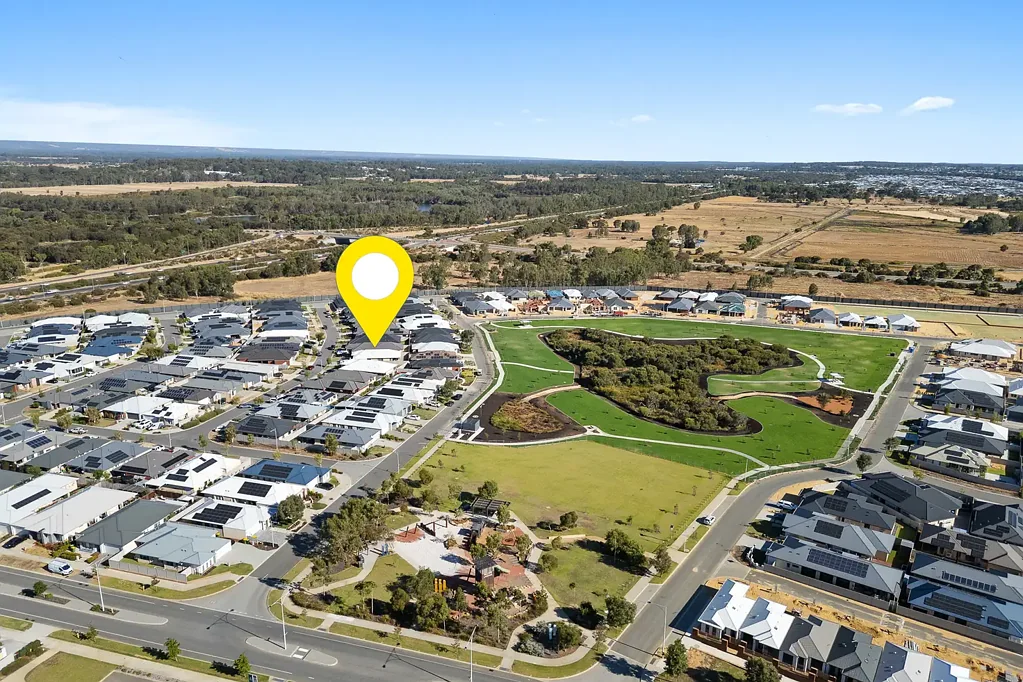 Baldivis 3 Slaapkamer Modern, Light-Filled Living with Theatre & Alfresco