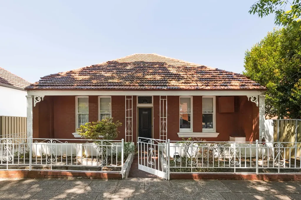 Marrickville 4બેડરૂમ First Time Offered in Over 50 Years - Best Street in Marrickville