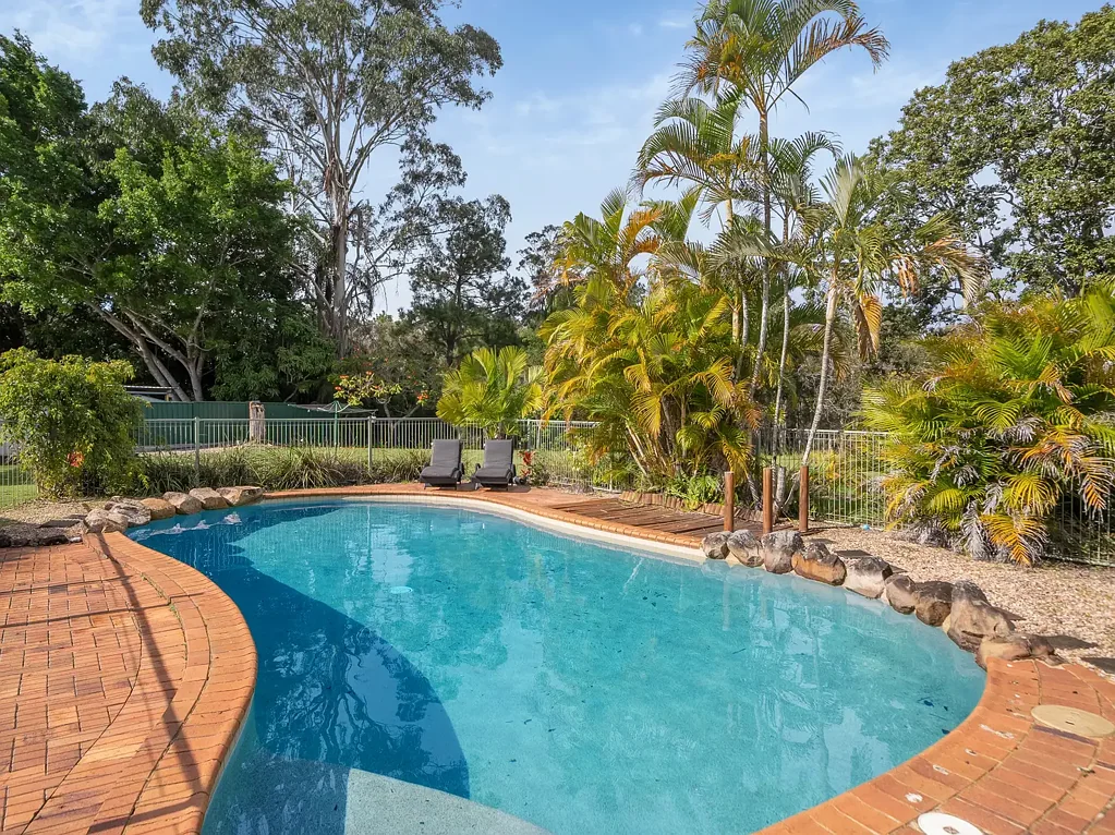 Morayfield 3房 2400平方米的卓越空间、生活方式与多功能性 2400sqm with potential dual living and pool