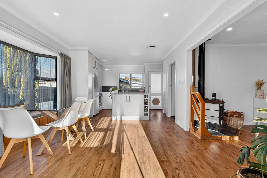 Brightwater 2房  Big Section! Bonus Room! Brilliant Location!