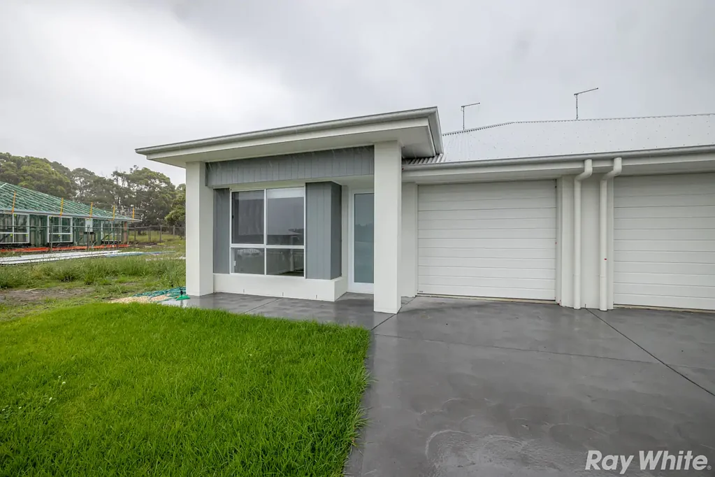 DUPLEX IN NEW ESTATE!!!