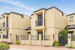 4/51 Grand Boulevard, Joondalup