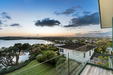 Manly 5Habitaciones Views for Days from This Hilltop Showstopper