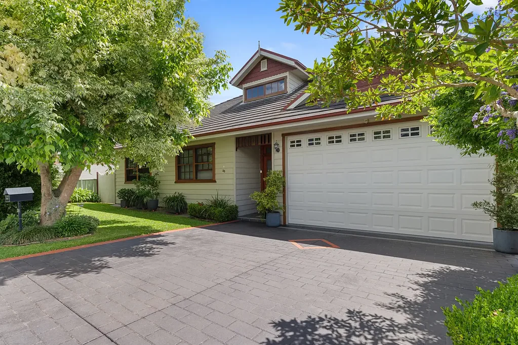 Engadine 5房 多卧跨代奢居 Bosch厨电 燃气壁炉 主卧私享卫浴 阳台庭院 储物丰富 中心地段 便利生活 VERSATILITY.