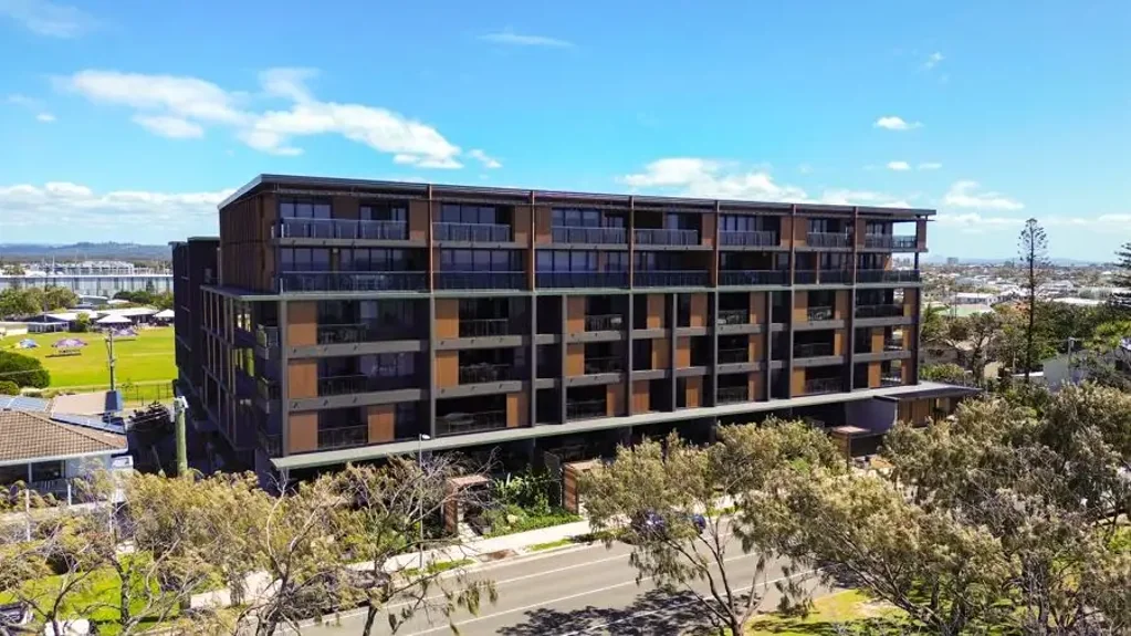 Buddina 3બેડરૂમ Luxurious Apartment Living " The Beachfront"