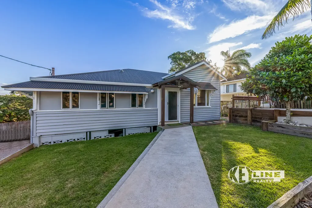 Nambour 3બેડરૂમ MODERN QUEENSLANDER: LOADS OF SPACE PLUS A POOL!