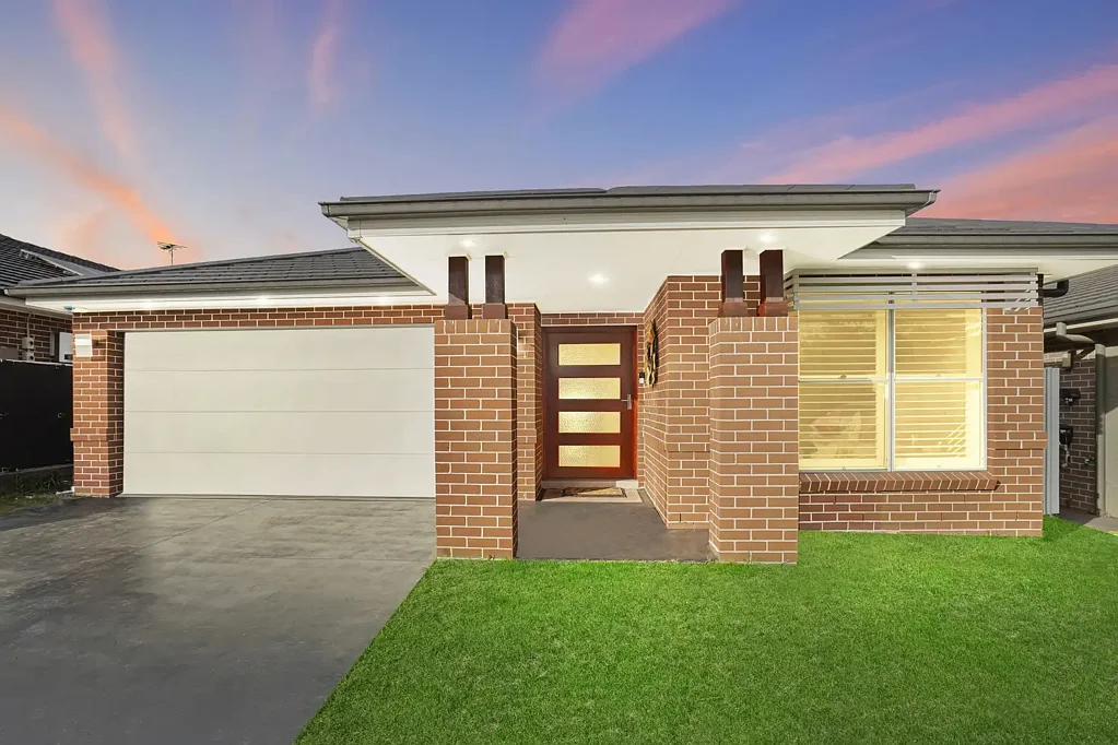 Colebee 4Phòng ngủ Modern Family Living in a Stylish Masterton Home