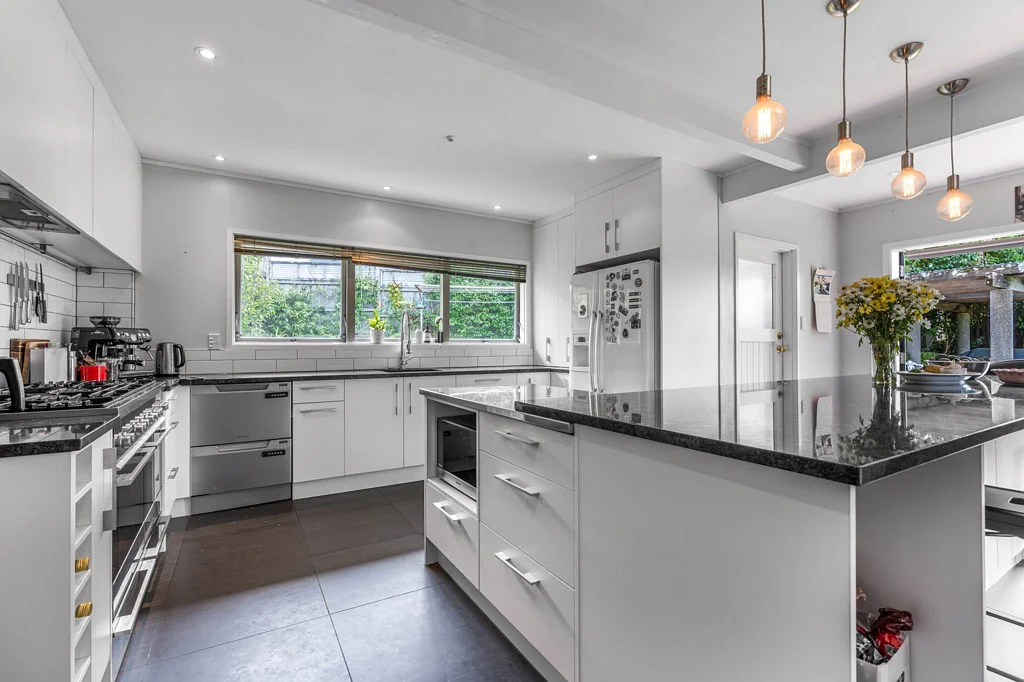 Beautifully Renovated 4-Bedroom Home on Ngapuh...