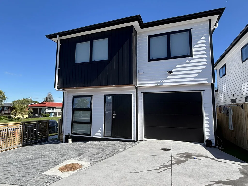 Borrowdace Ave, Great Location with great schools