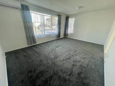 Freshly renovated - 3 Bed 1 Bath + Double Garage!
