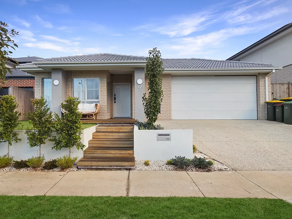 Beautifully Upgraded, Spacious Family Home!
