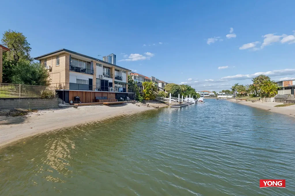 Broadbeach 2ห้องนอน Coastal Living Starts Here - Broadbeach Waters Gem