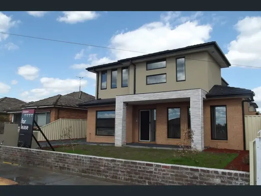Spacious 4-Bedroom Townhouse in Central Dandenong