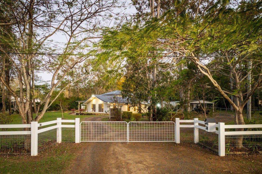 24 ESSENDON RD, ANSTEAD QLD 4070, 0 rūma, 0 rūma horoi, House