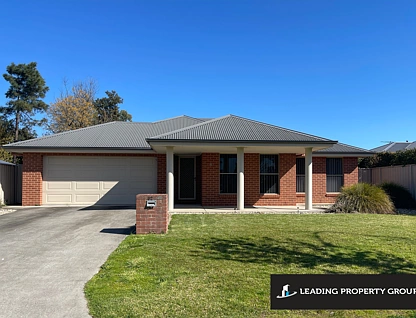 82 Cornwall Avenue, Lavington, Riverina, 4 habitaciones, 2 baños, House