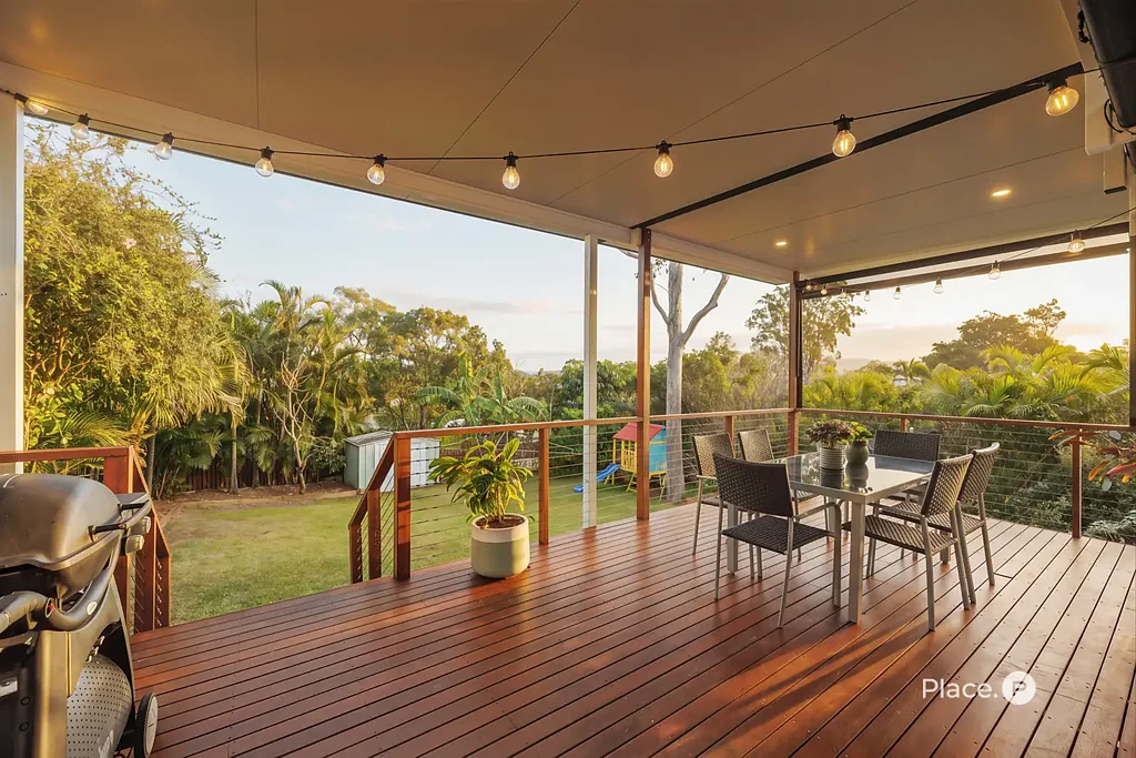 Ferny Hills 3બેડરૂમ Elevated family living with views, space and versatility