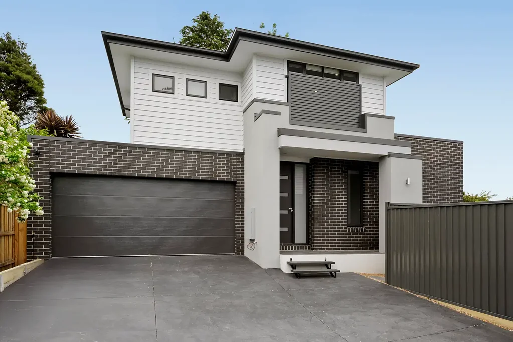 Modern Family Living Opposite Jones Reserve