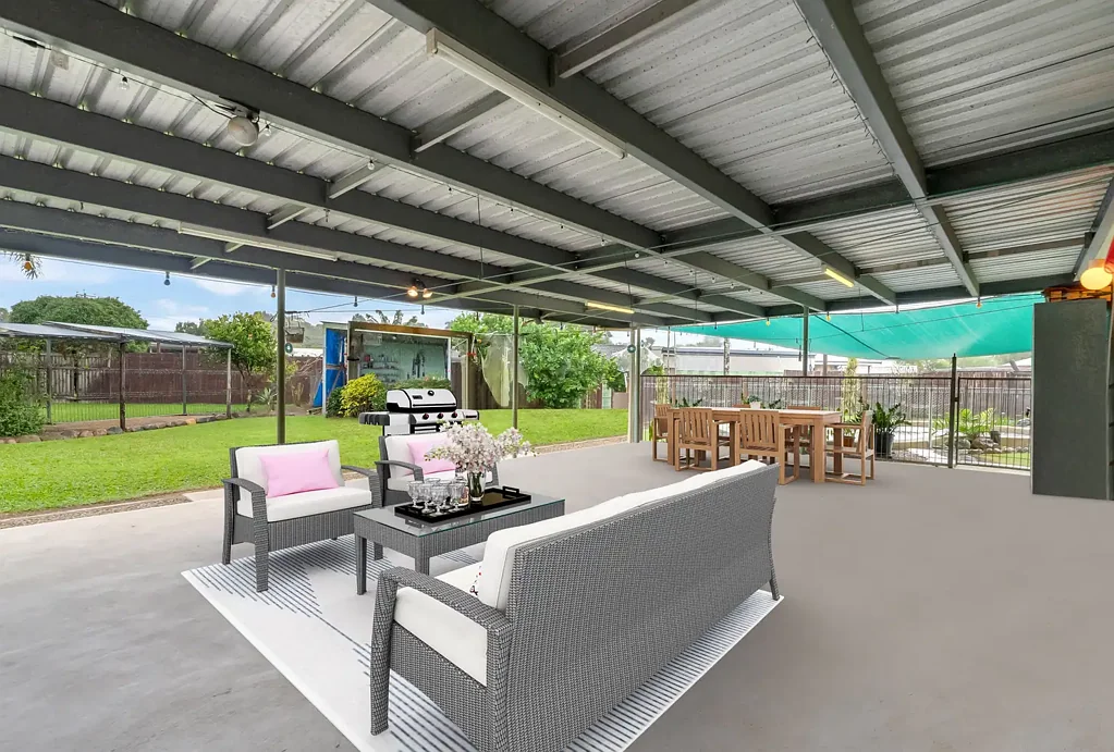 Edmonton 5房  This Massive Family Home on 1,029m² - Pool, Shed, Side Access & Space for Everyone