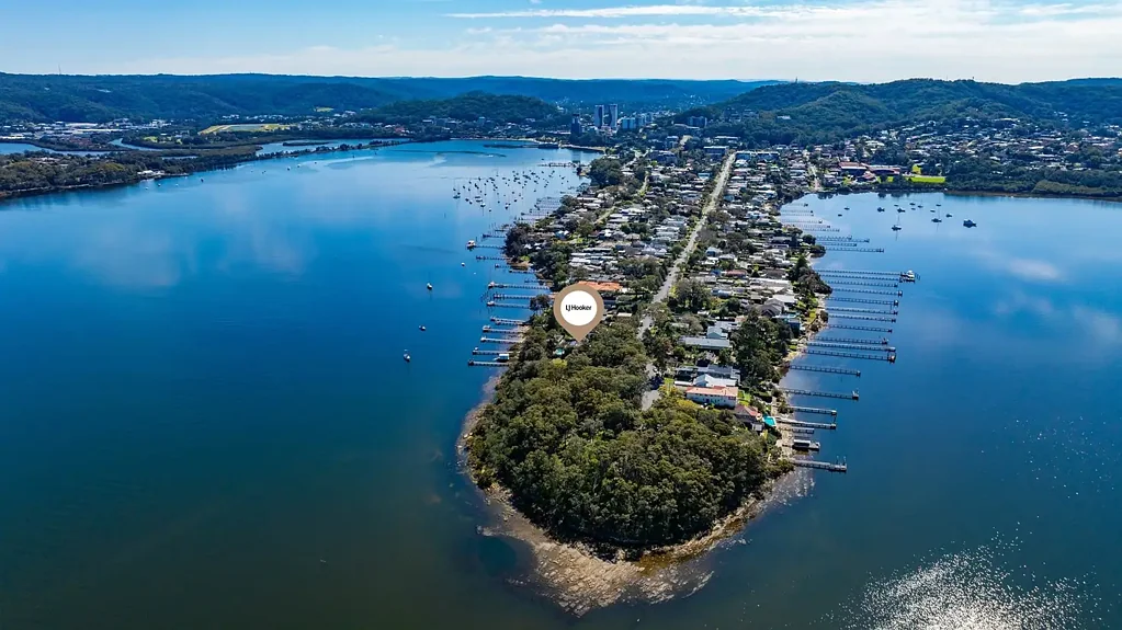 Point Frederick 4Kwarto Absolute Waterfront Beauty with Private Jetty & Boat Shed