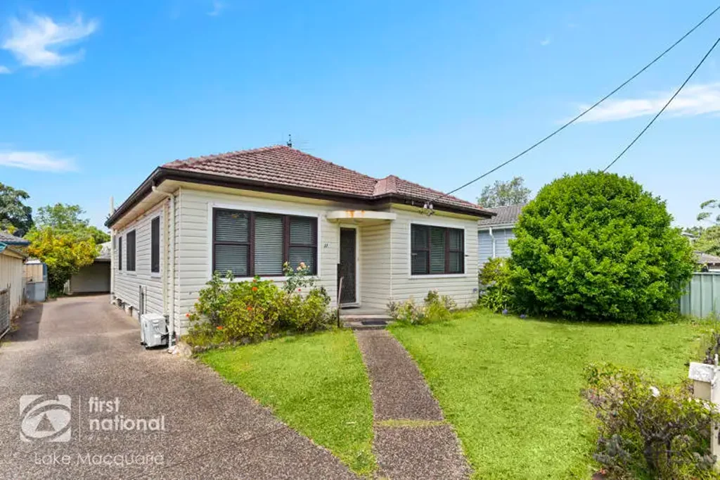 11 Lake Road, Wallsend, NSW 2287