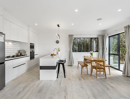 562A Beach Road, Rothesay Bay, North Shore City, 4 Kuwarto, 2 Banyo, House