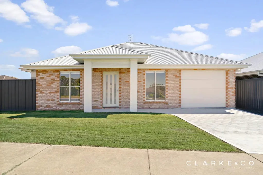 Rutherford 2Kwarto MODERN LUXURY, EFFORTLESSLY DELIVERED!