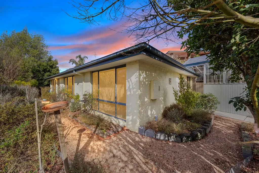 Warragul 3Zimmer Three Bedroom, Two Bathroom Townhouse in Brilliant Location