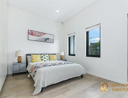 5 Sutherland Street, St Peters, NSW 2044, 4 غرف, 2 حمامات, Apartment