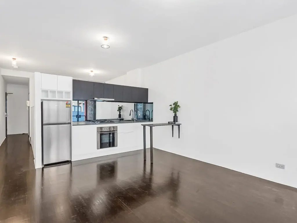 1 BEDROOM ON QUIET SIDE OF COMPLEX