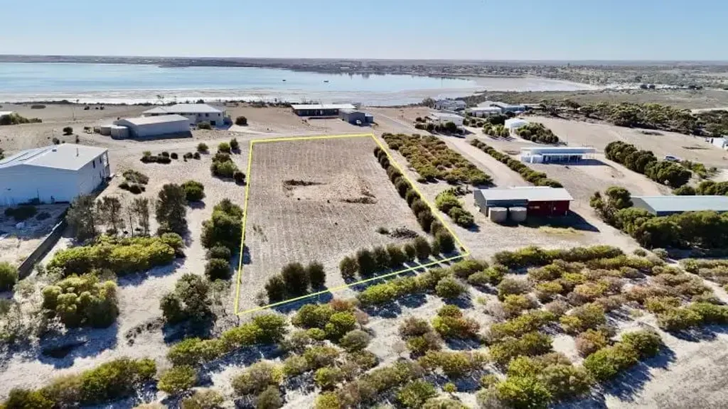 Streaky Bay  LARGE TREE LINED ALLOTMENT OF 4559m2
REDUCED TO $145K