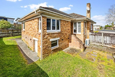 Newly Renovated Three Bedroom In Good Location
