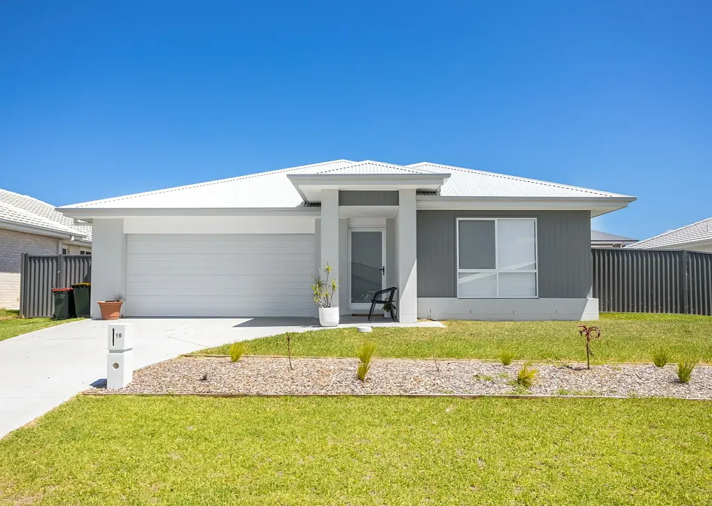 16 Cubbaroo Street, Old Bar, NSW 2430