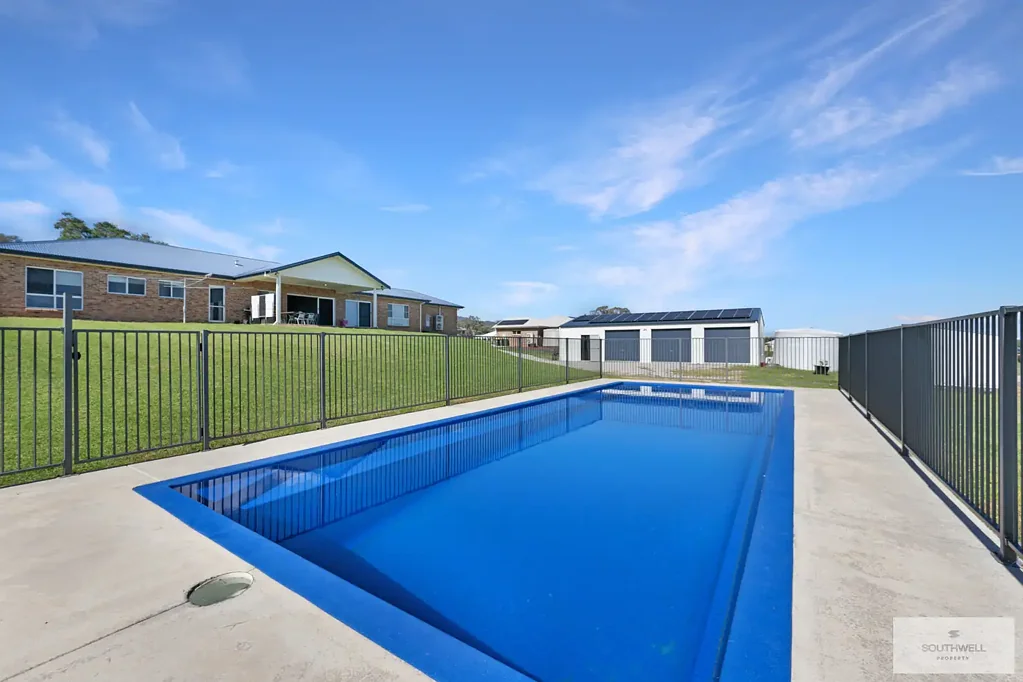 Tamworth 4Moenga Sweeping Outlook & Sophisticated Design on One Scenic Acre