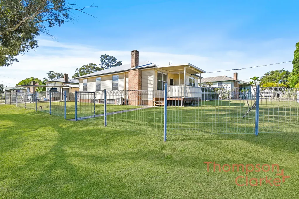 East Maitland 3 Slaapkamer Immaculate Corner Gem in the Heart of East Maitland