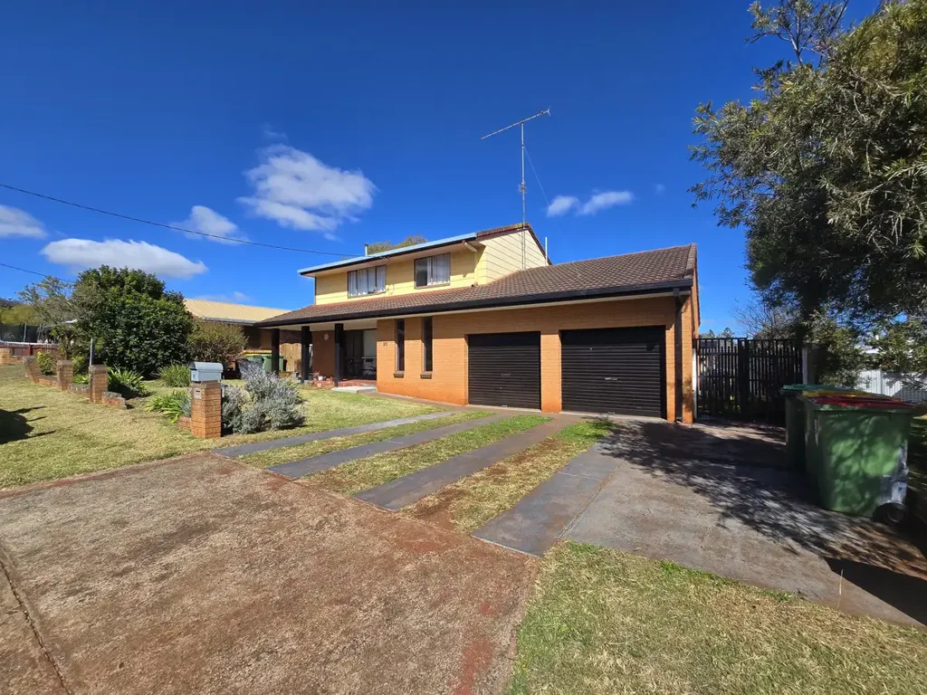 Harlaxton 4 Bedroom Charming Family Home in Harlaxton