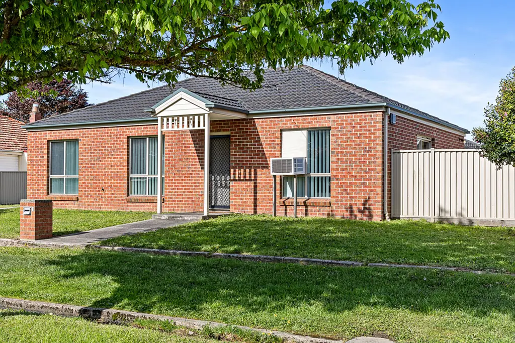 1/8 Lane Street, Brown Hill, VIC 3350