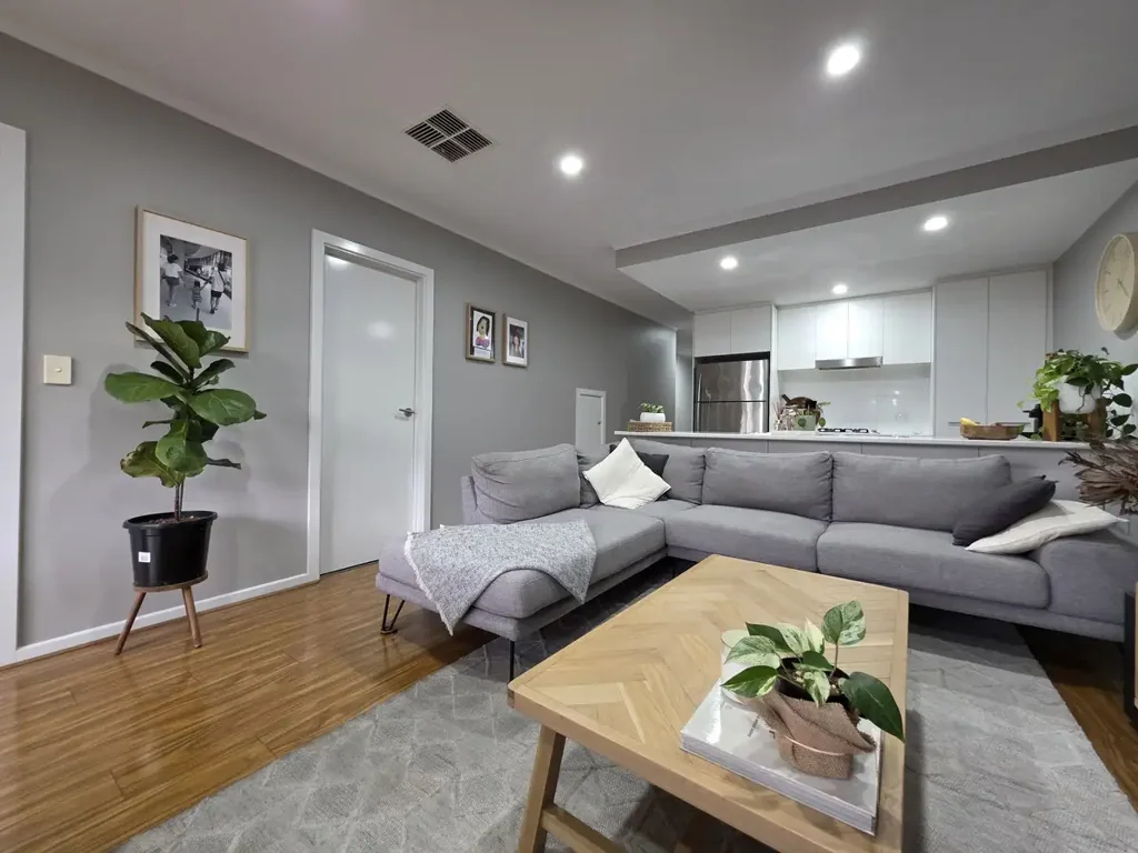 COZY SPACIOUS TOWNHOUSE!