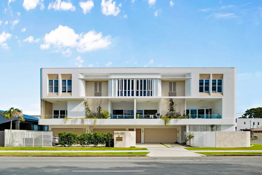 Paradise Point 3 Bedroom Contemporary Luxury Villa – Coastal Lifestyle