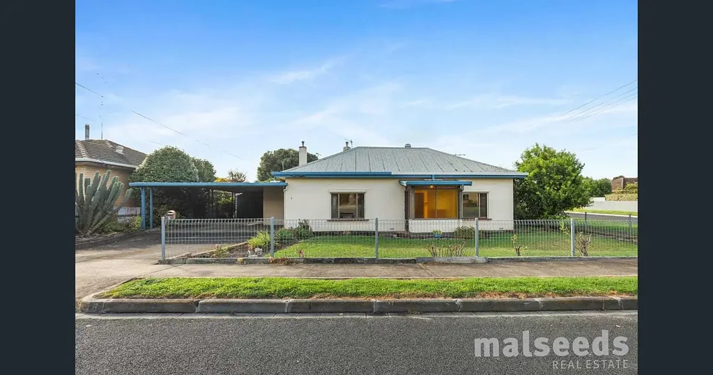 3 BEDROOM HOME WITH SHEDDING