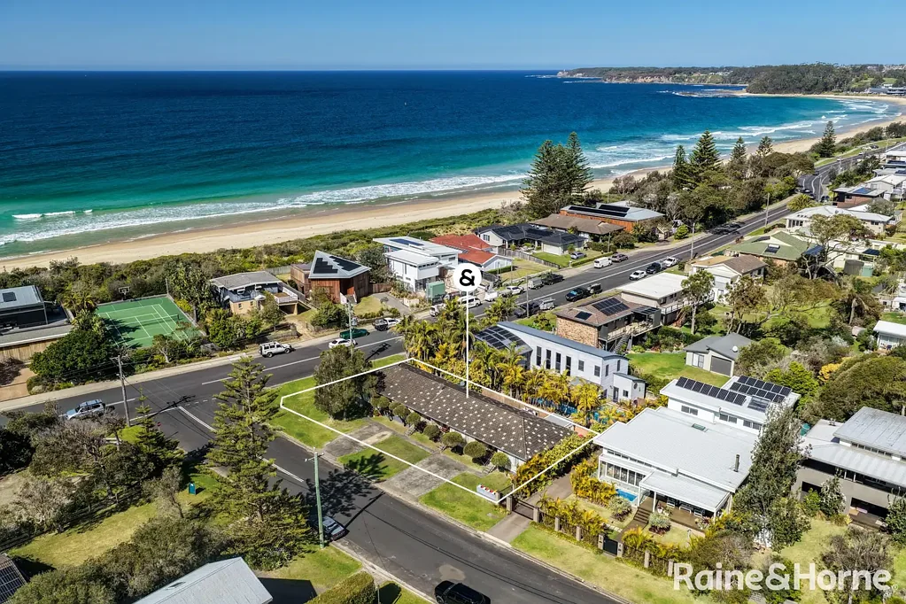Mollymook Beach 8房  Four Units. One Title. An Extraordinary Mollymook Opportunity.