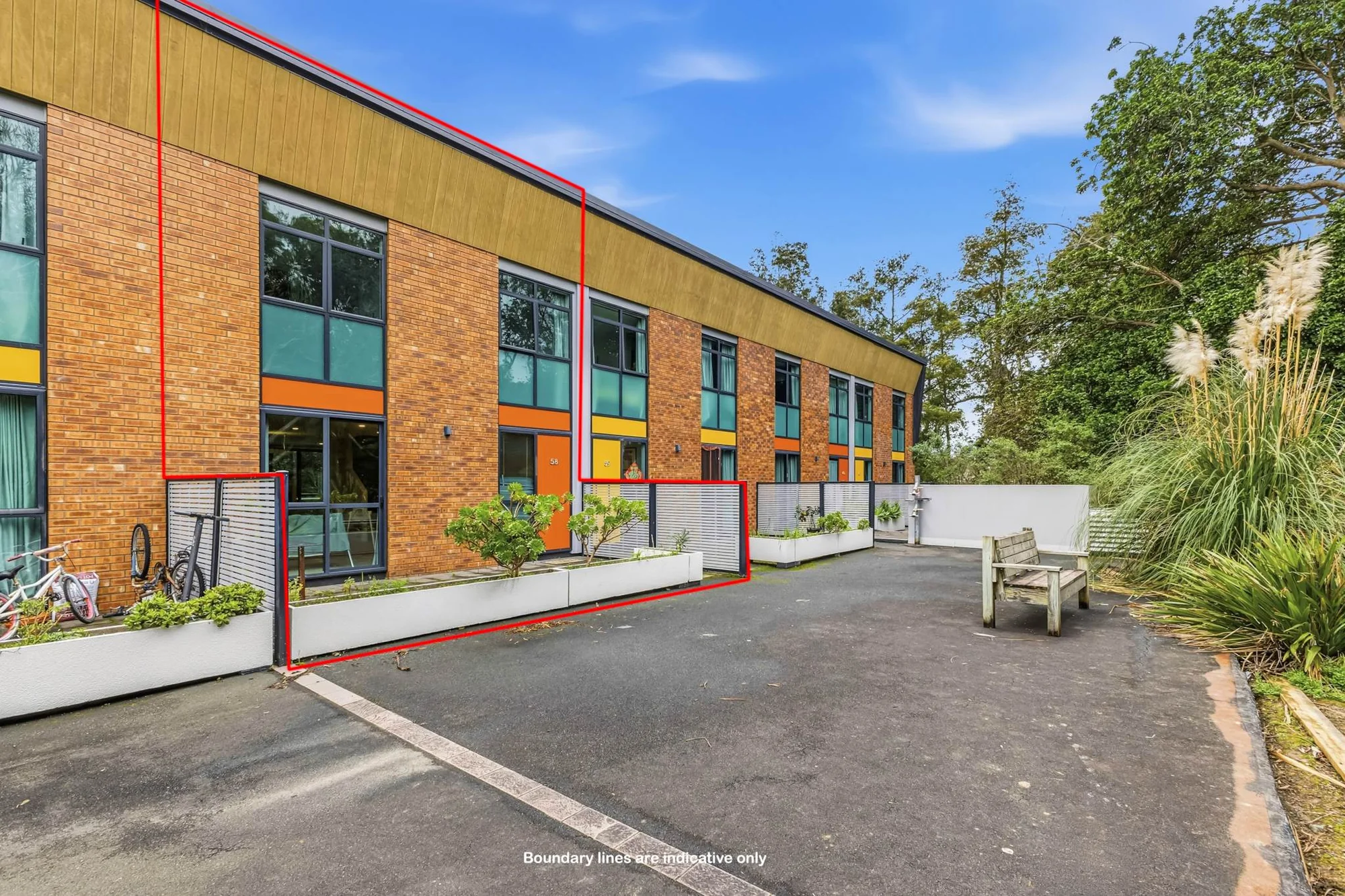 Flat Bush 4房  Spacious, Secure & Perfectly Positioned