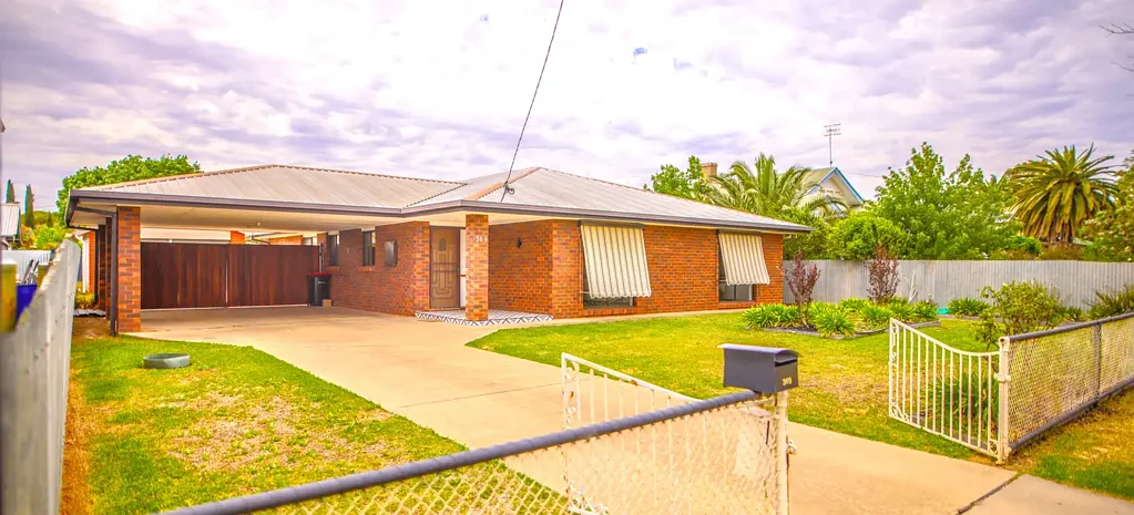 Deniliquin 3房  Modern Craftsman Renovation in Top Location