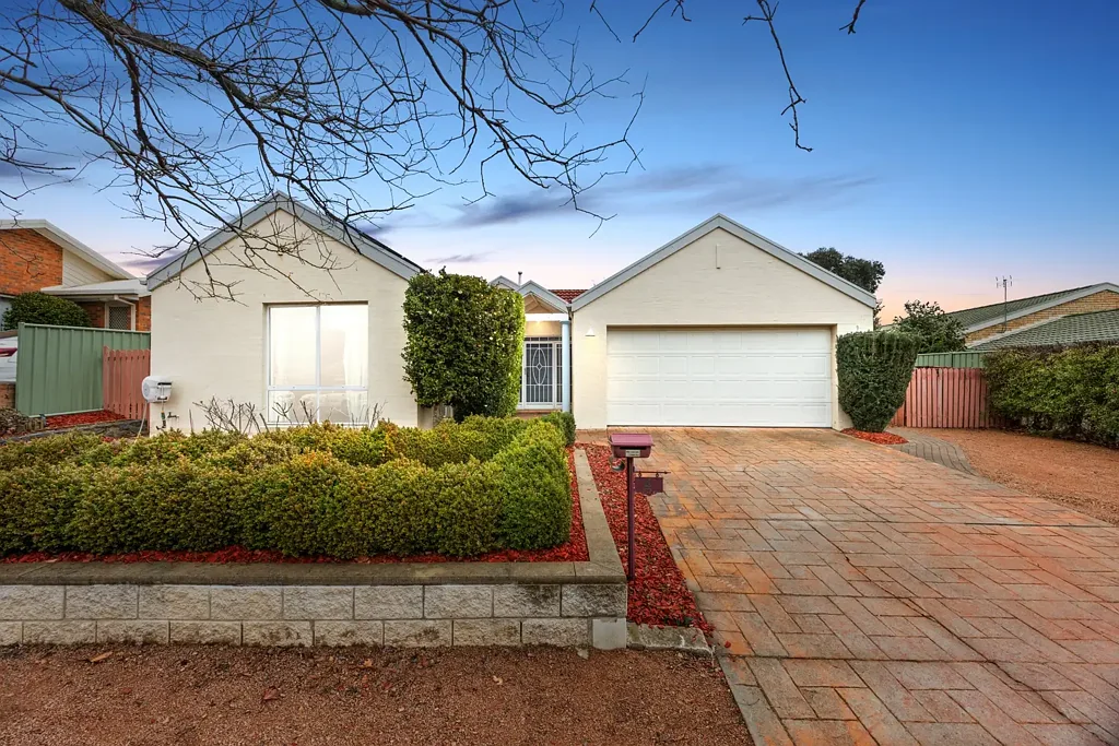 Nicholls 4ਬੈੱਡਰੂਮ Single Level Family Home in Exclusive Location