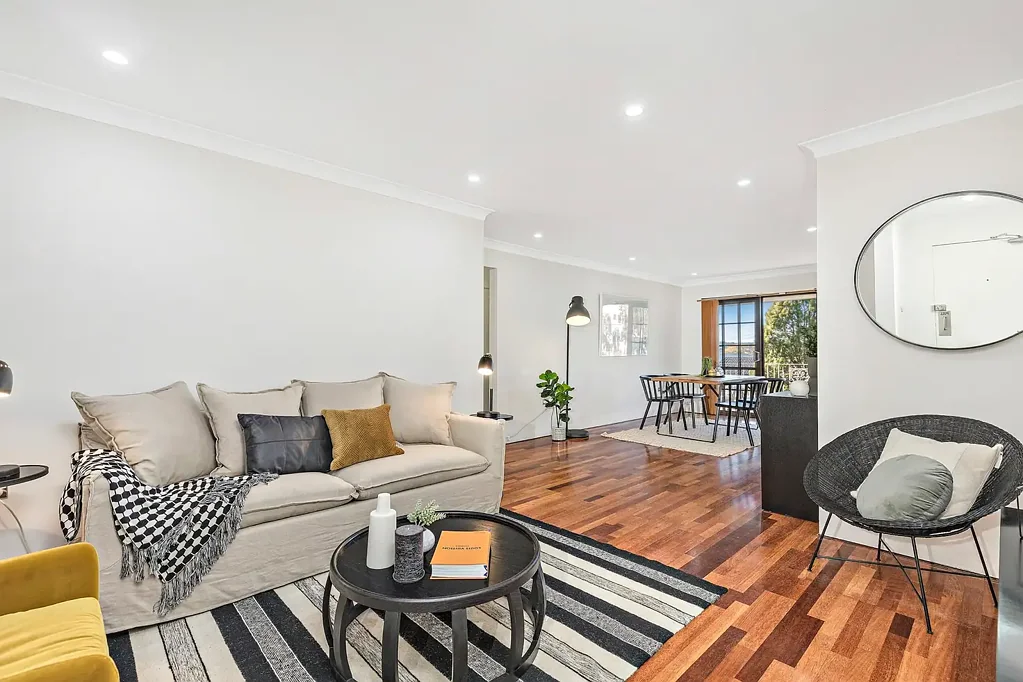 Relaxed bayside living with tranquil views