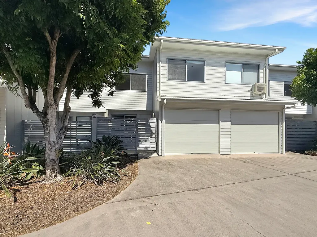 Mountain Creek 2房  Contemporary Living & Outstanding Investment in Breeze on Brightwater!