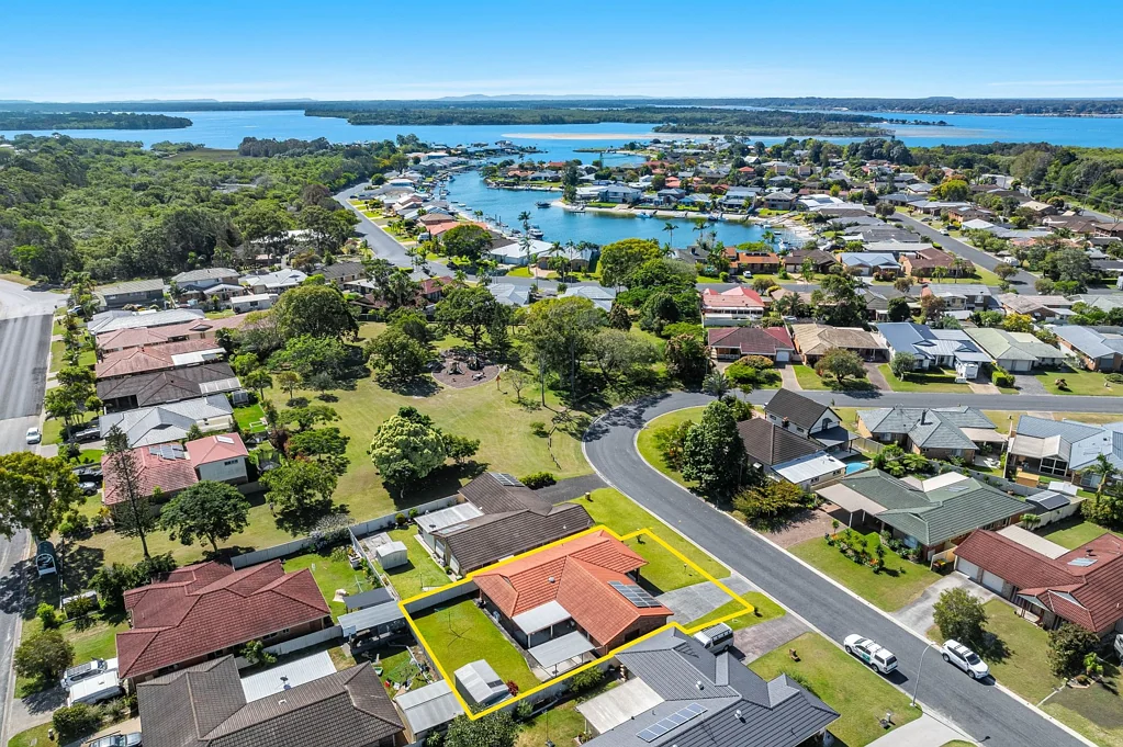 36 Admiralty Court, Yamba, NSW 2464
